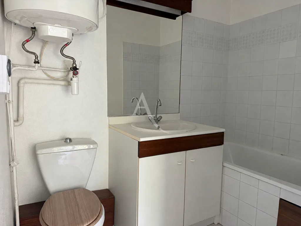 Salles de bain - Studio avec Piscine à Grabels La Valsière