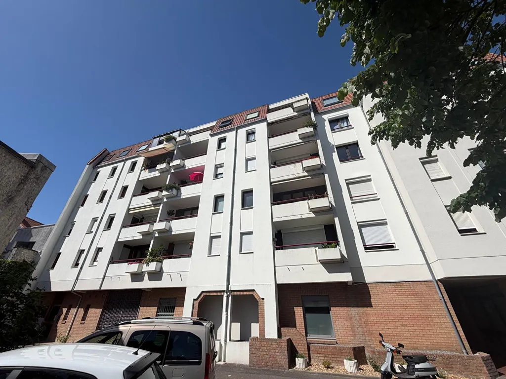 Välivaade - City Centre Flat with Balcony in Calais