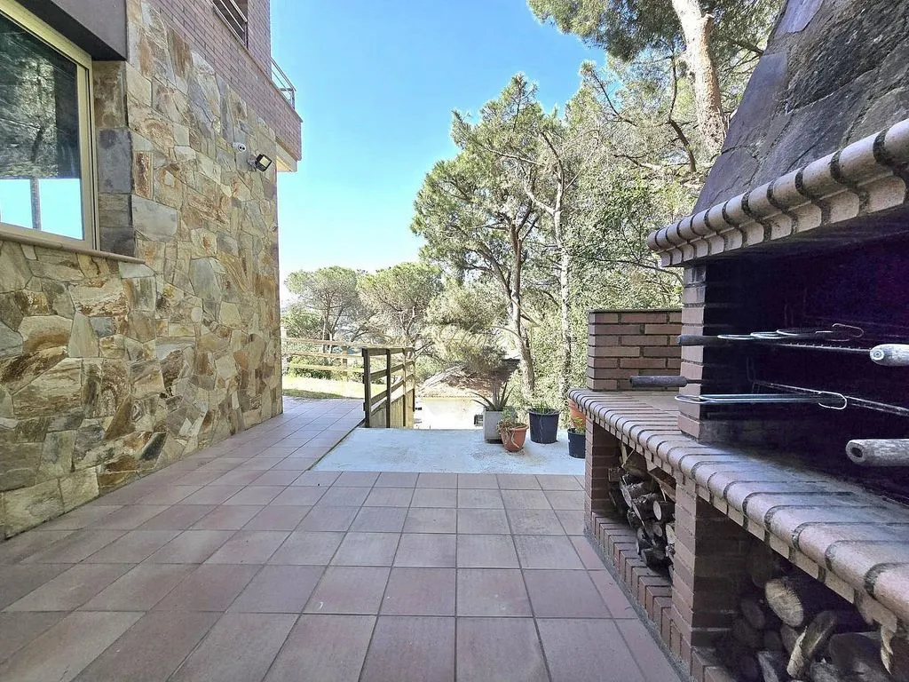 Terrass - Luxury House with Pool in Cabrils, Catalonia