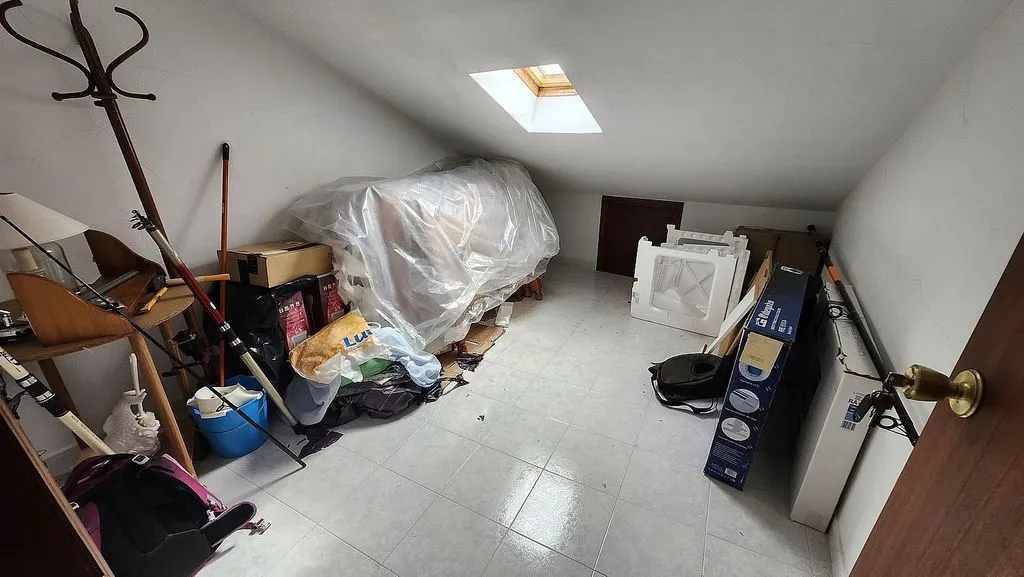 Rooms - 2-Bedroom Flat with Balcony in Miño