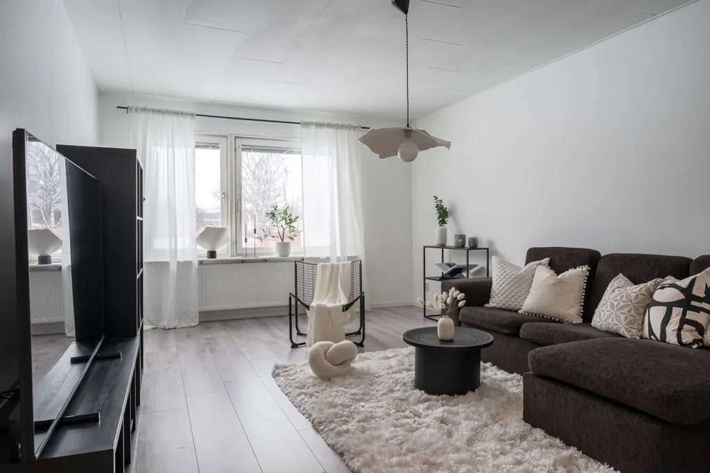 Séjour - Renovated 2-Bedroom Flat with Balcony in Anderstorp