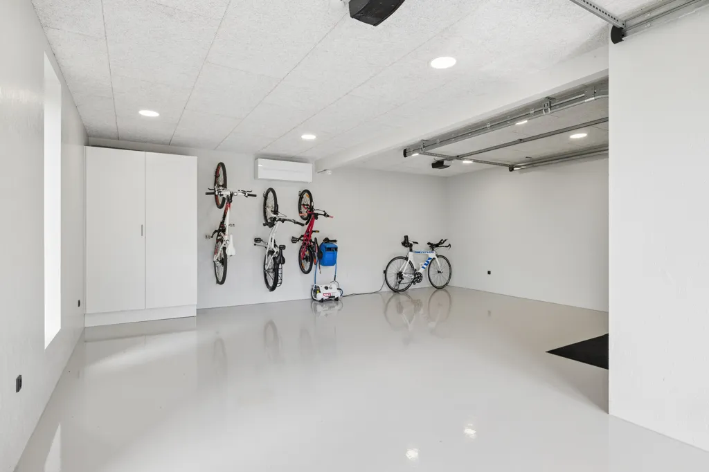 Garage - Modernised Farmhouse with Private Lake in Stenstrup