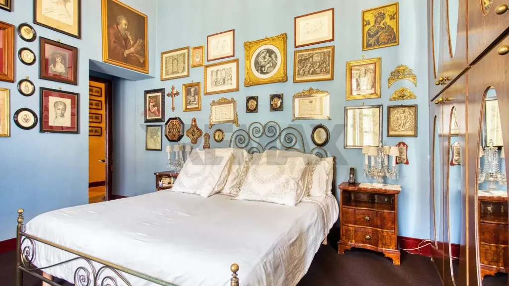 Chambres - Historic Apartment with Double Balcony in Novara