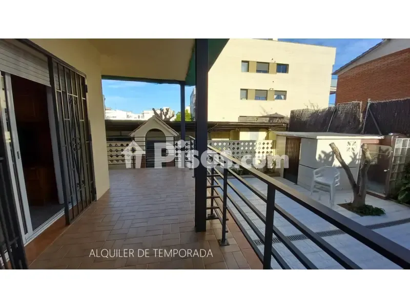 Terrass - Ground Floor Flat with Garden in Cubelles