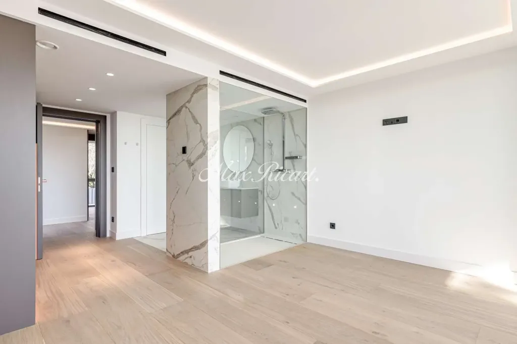 hallway_entrance