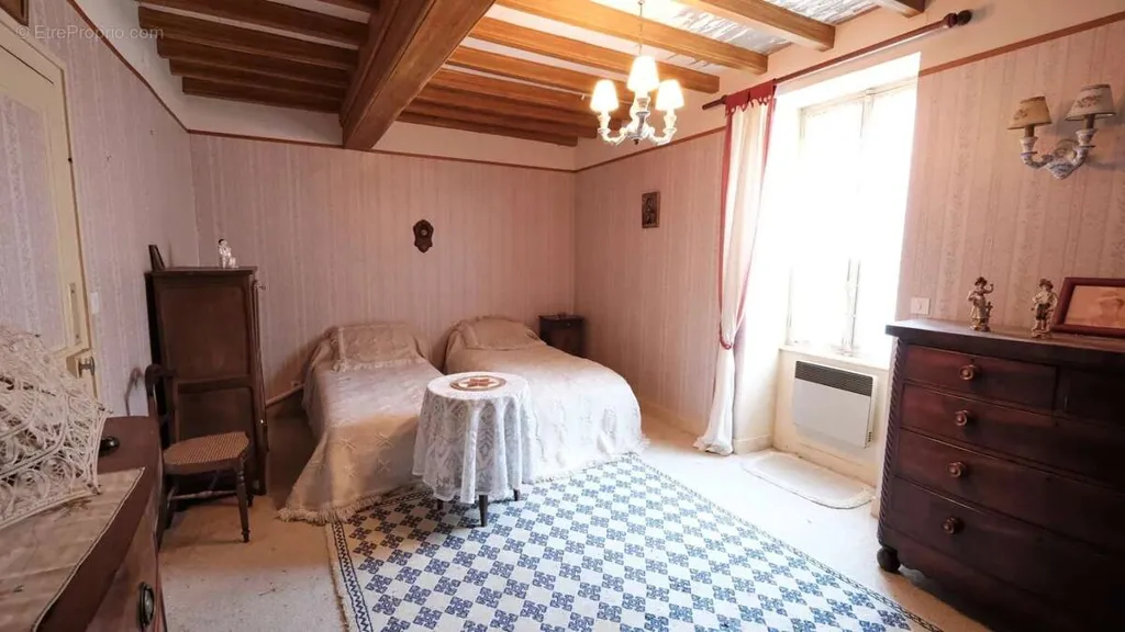 Magamistoad - Large Semi-Detached House with Garden in Onlay