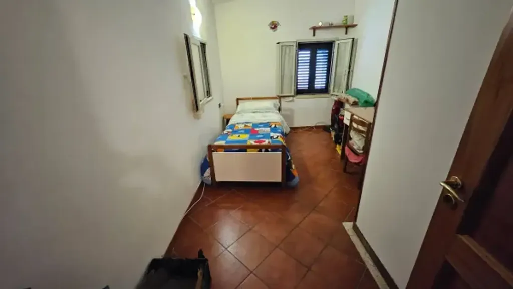 Chambres - Bright Two-Bedroom Apartment with Balcony in Messina