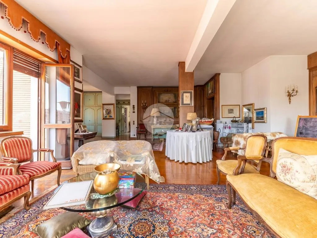 Living Room - Penthouse with Park Views in Ardeatino