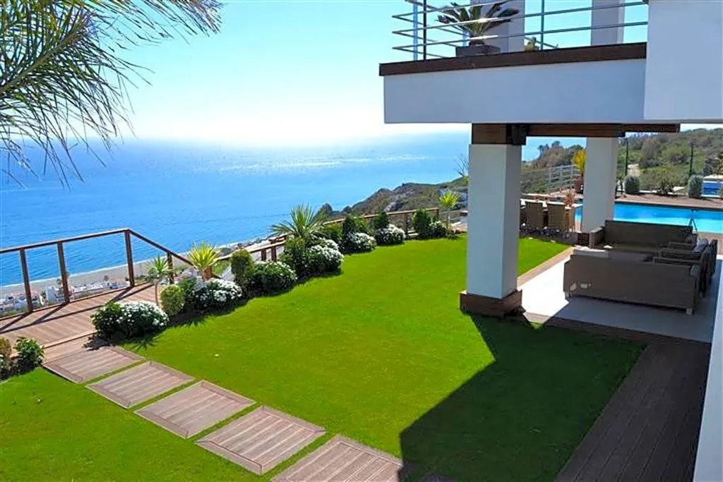 Bassein - Luxury Villa with Panoramic Views in La Duquesa