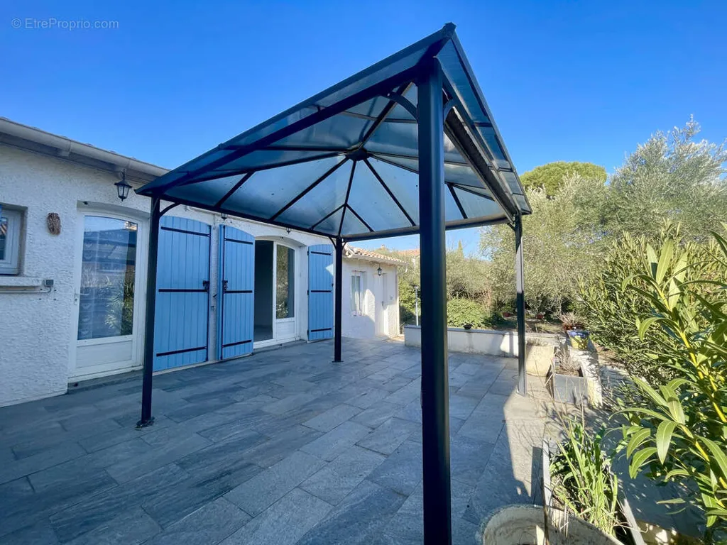 Terrasse - Villa avec Garage et Atelier à Clermont-l'Hérault