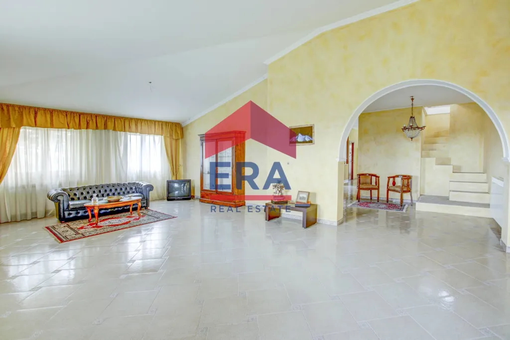Séjour - Villa with 4.5-Hectare Park in Ardea