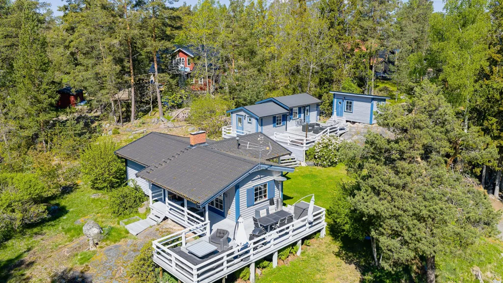Õhuvaade - Cottage with Sea View on Vättersö