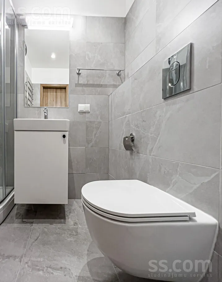 Vannitoad - 2-Bedroom Apartment with Balcony in Riga Centre