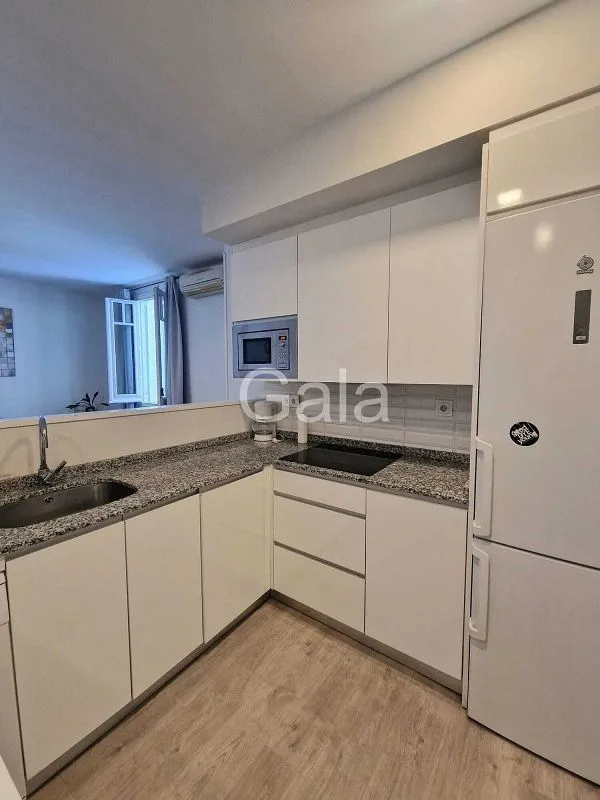 Köök - Modernised Flat with South Light in Trafalgar