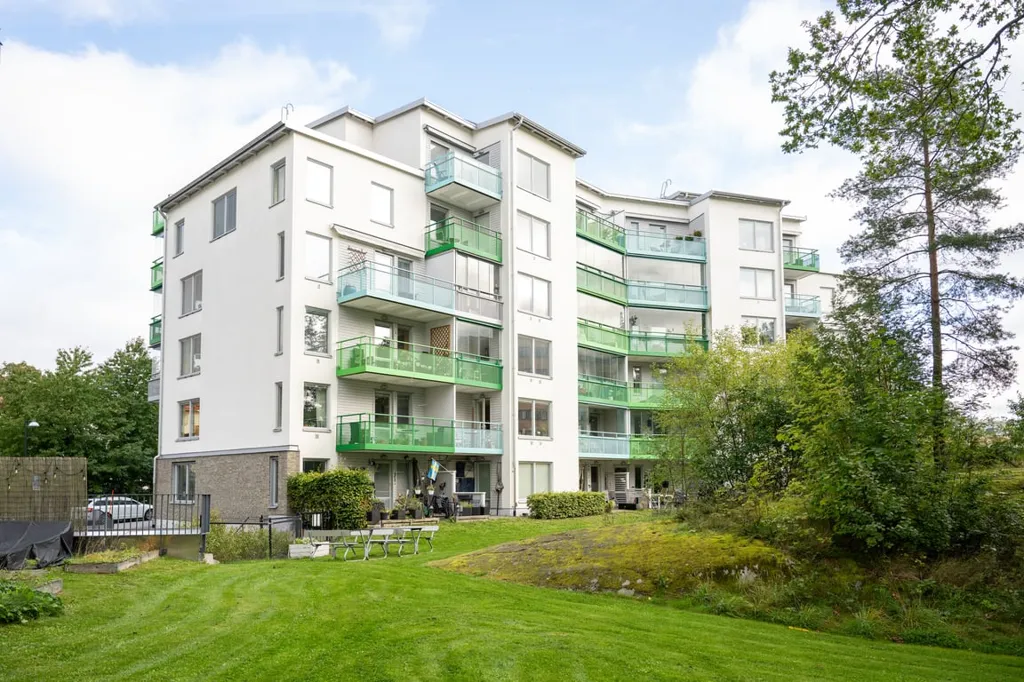 Välivaade - Two-Bedroom Flat with South Balcony in Långbro Park