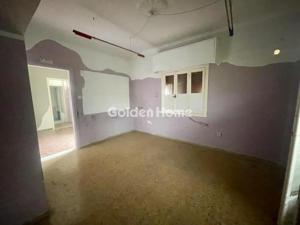 Pièces - Apartment with Balcony in Perama Centre