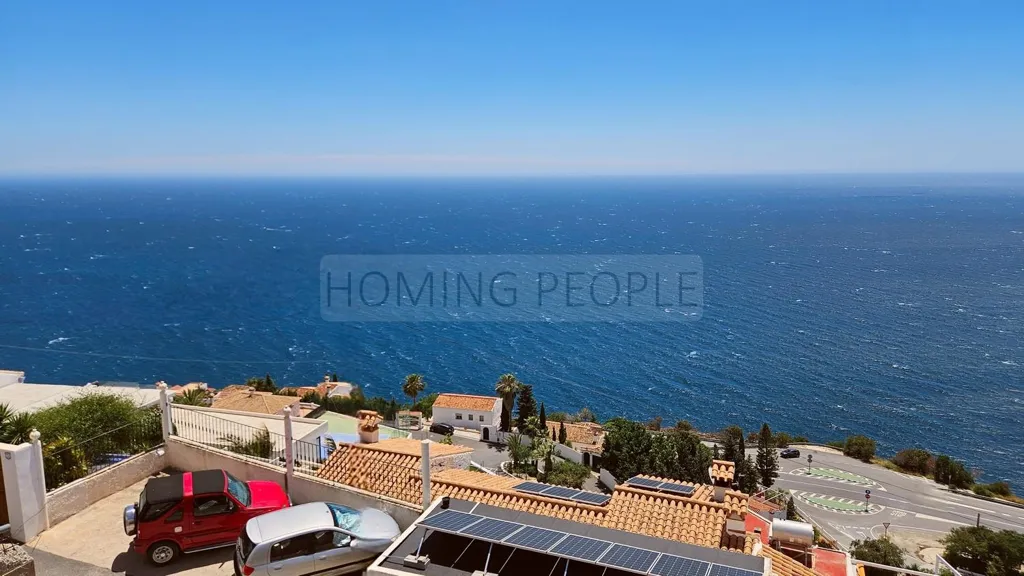 Terrass - South-Facing Villa with Pool in Salobreña