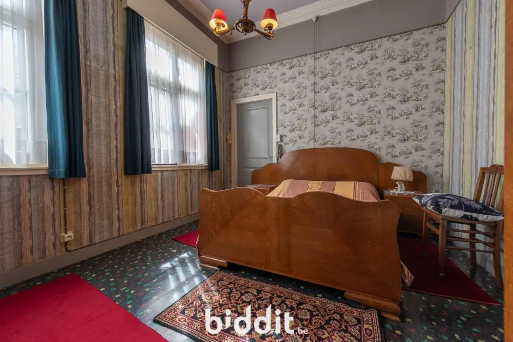 Chambres - Maison à Rénover avec Garage au Centre de Lokeren