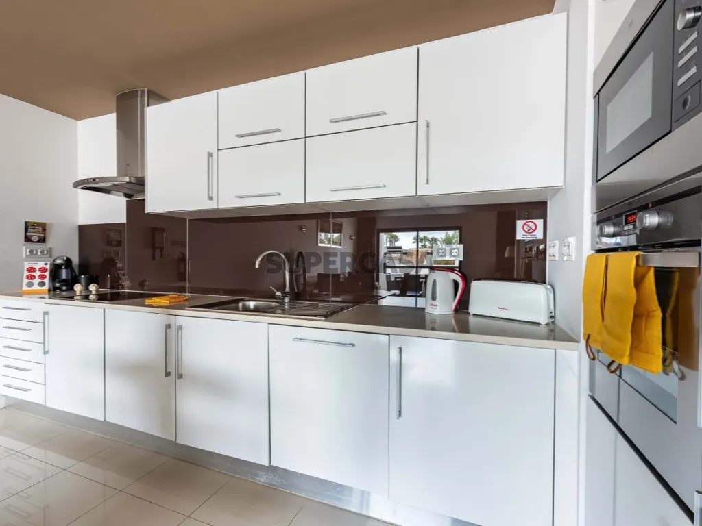 Cuisine - Two-Bedroom Apartment with Pool in Lagos