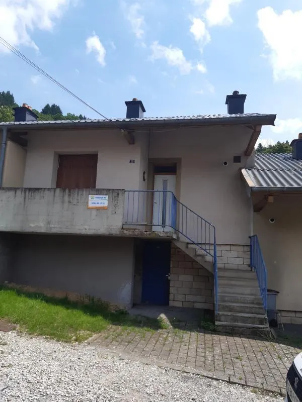 Välivaade - Semi-detached House with Balcony in Village Centre