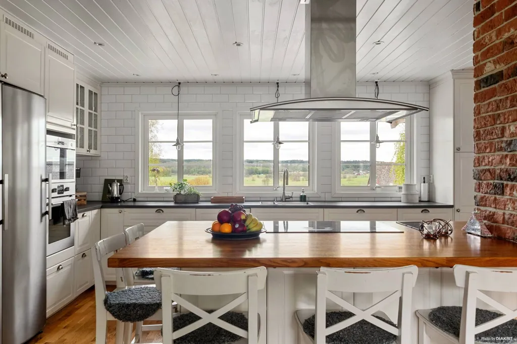 Cuisine - Farm with Stable in Fotskäl, Sweden