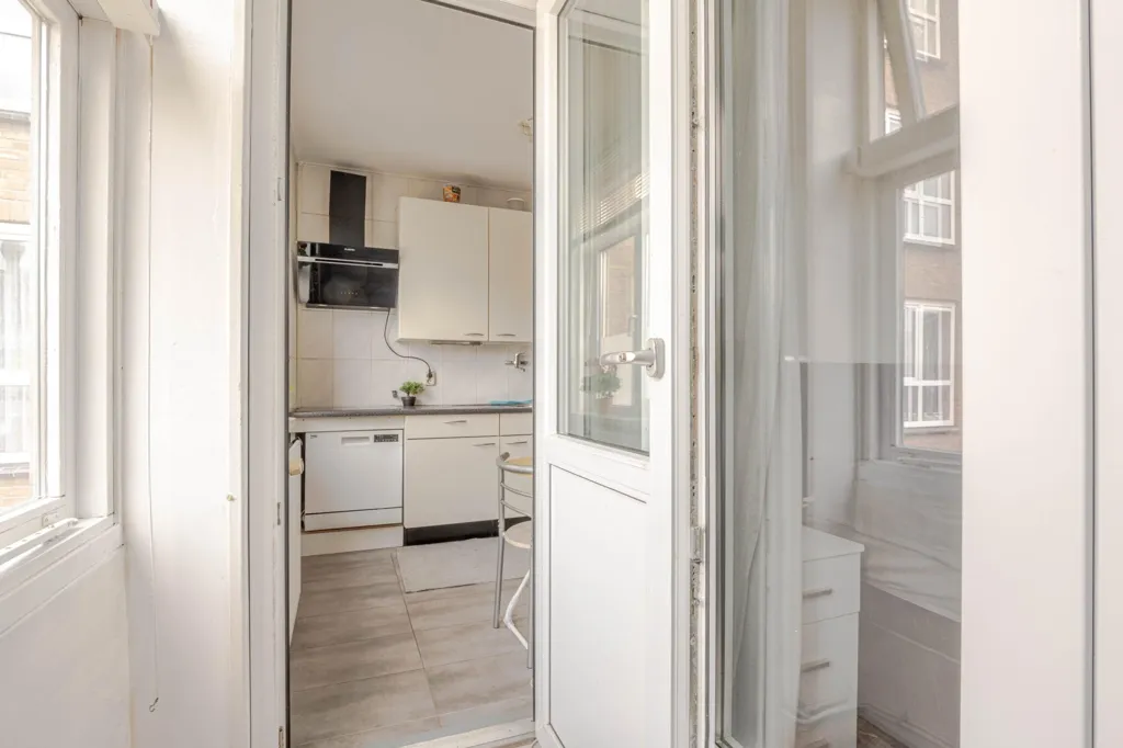 Cucina - 3-Bedroom Apartment with Loggia in Rotterdam
