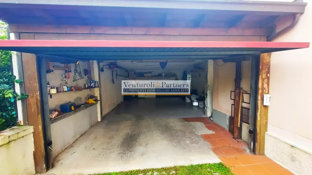 Garage - Liberty Villa with Terraces in Brescia