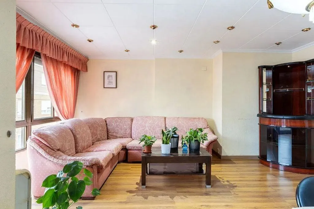 Elutuba - Spacious Flat with Balcony in Sueca