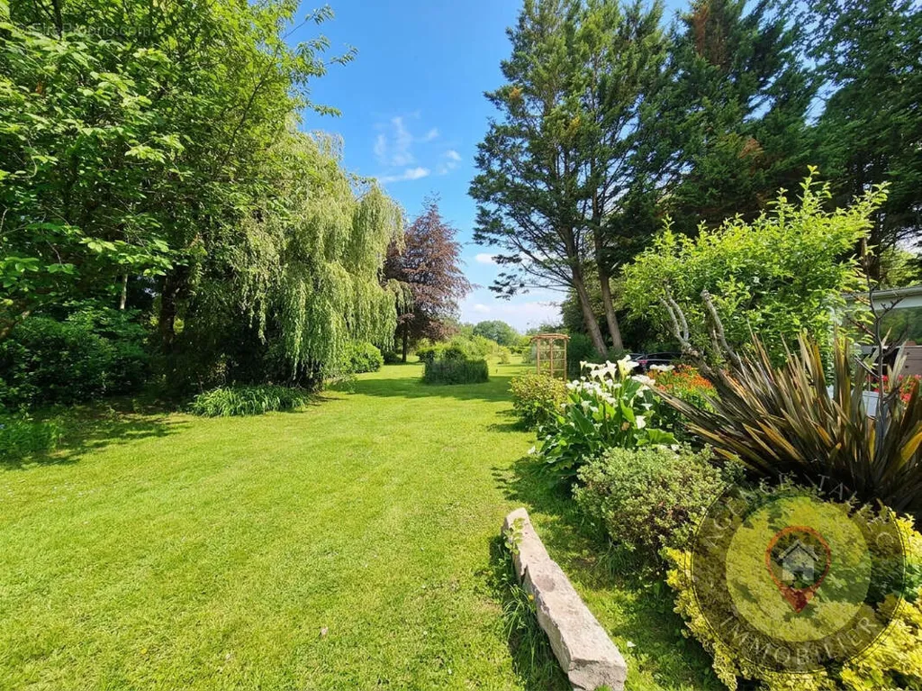 Giardino - Leisure Plot with Orchard near Dinan