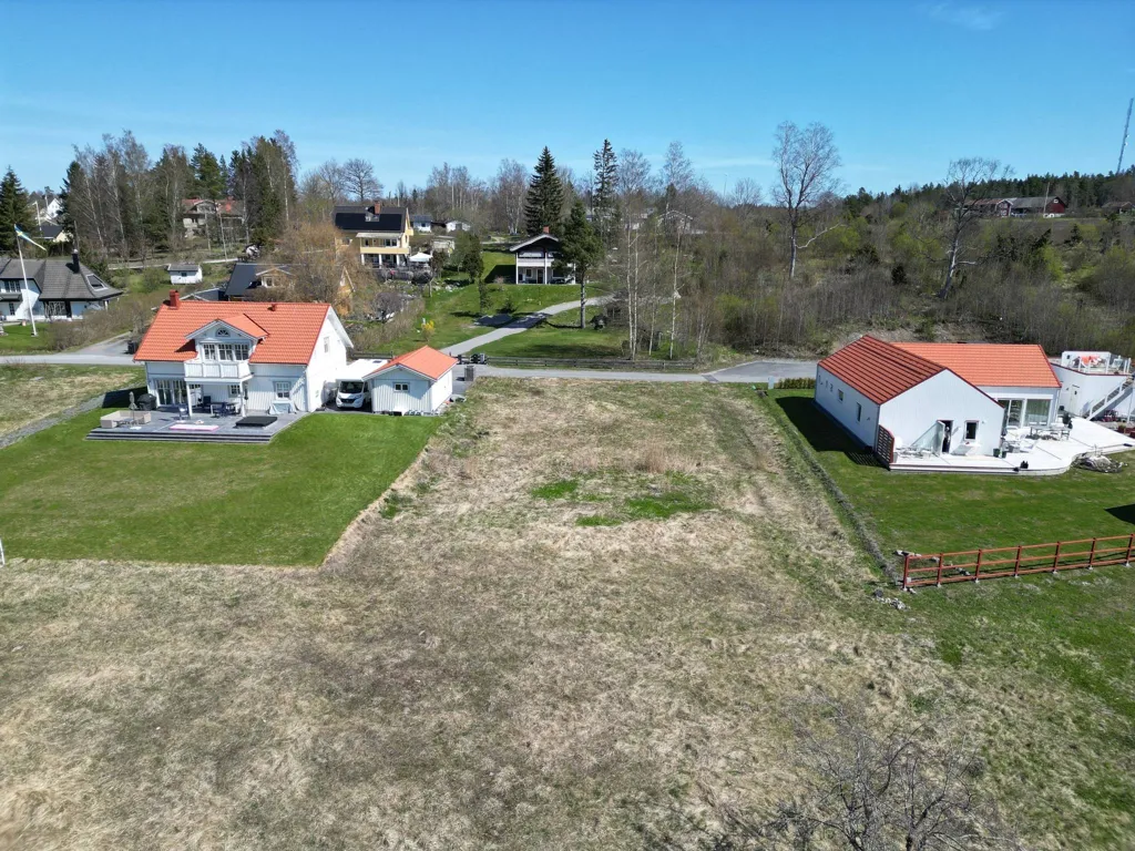 Vue aérienne - Buildable Plot with Canal View in Älmsta