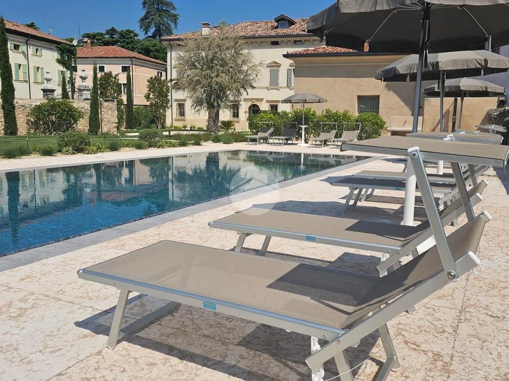 Bassein - Arched Monolocale in Historic Villa, Tregnago