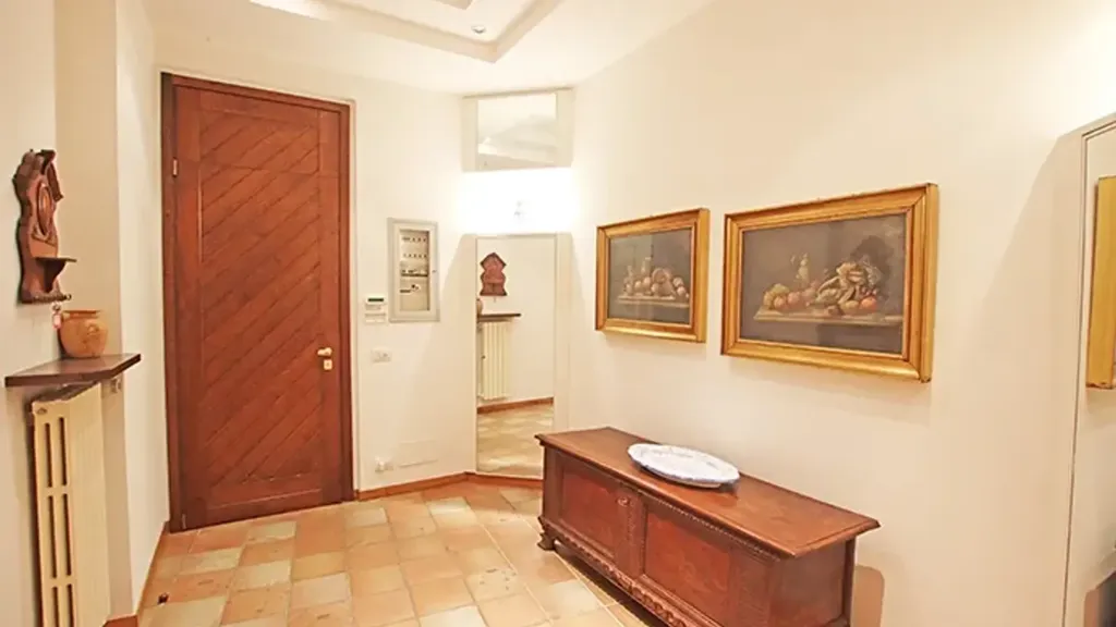 hallway_entrance