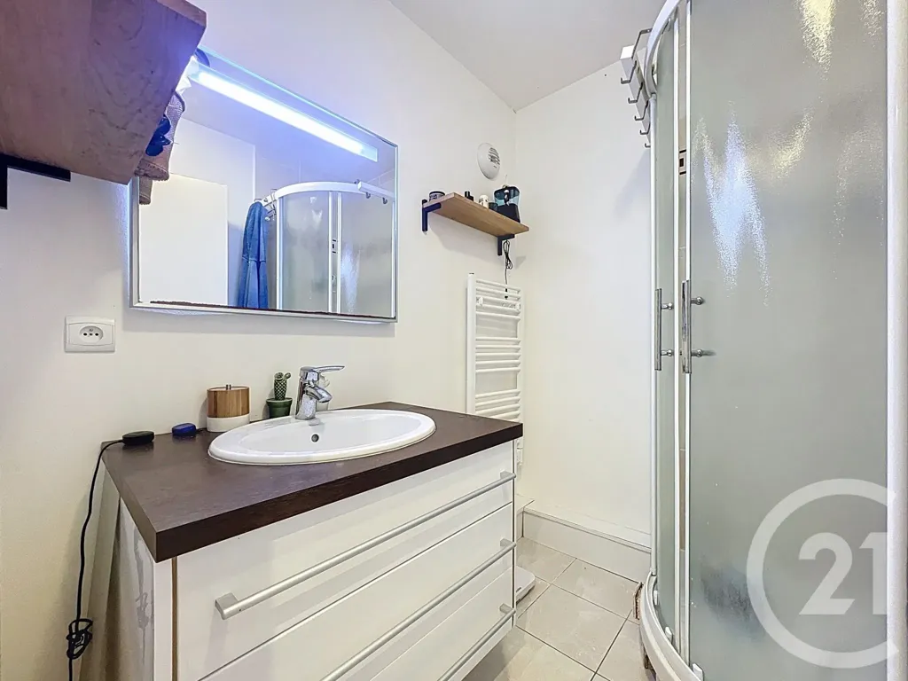 Bathrooms - 2-Bedroom Apartment with Balcony in Arcachon