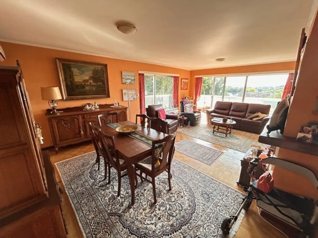 3-Bed Apartment with Garden View in Uccle