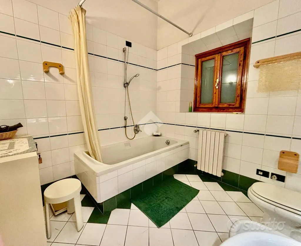 Vannitoad - Spacious Apartment with Balcony in Florence