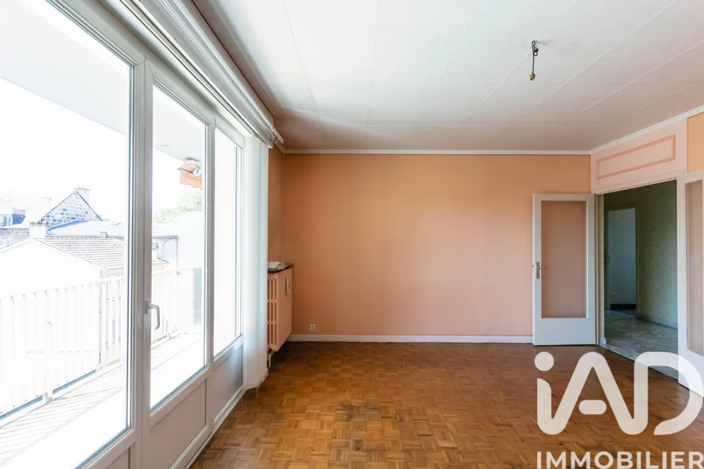 Toad - 3-Bed Apartment with Balcony near Brive Gare