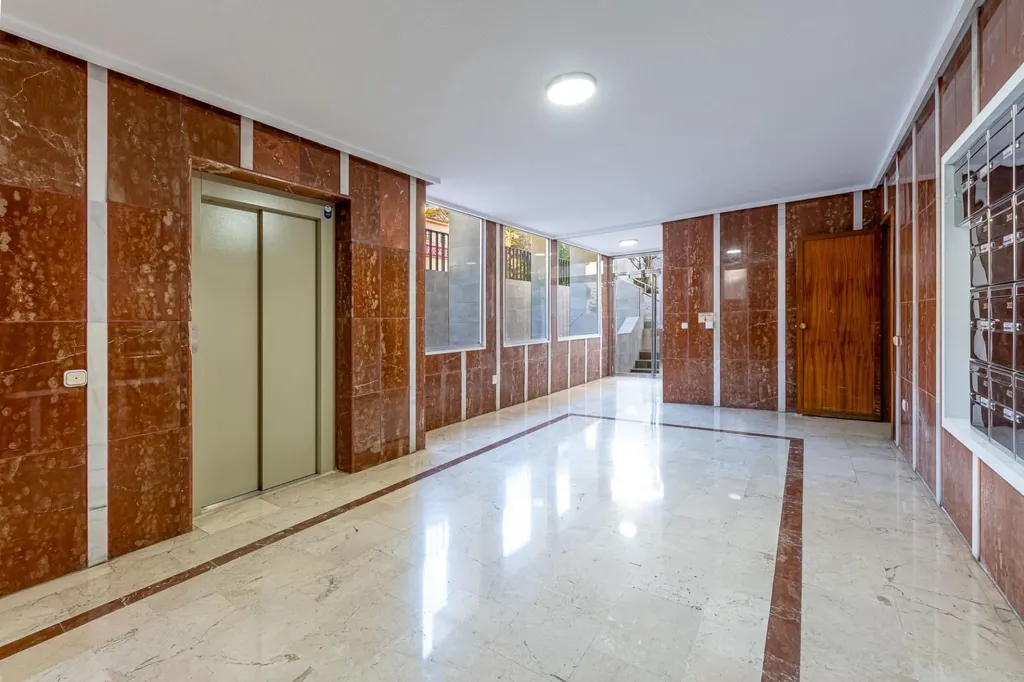 hallway_entrance