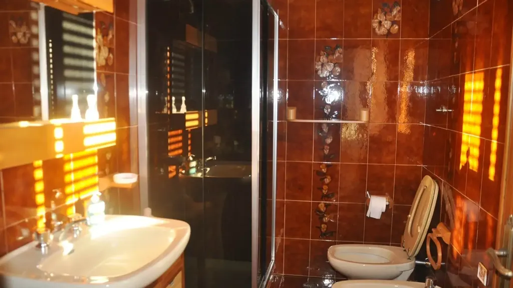 Bathrooms - Terra Tetto with Solar Panels in Rosignano Marittimo