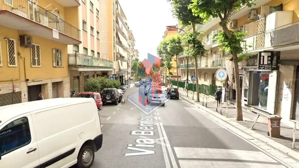 Esterno - Appartamento con due balconi a Napoli