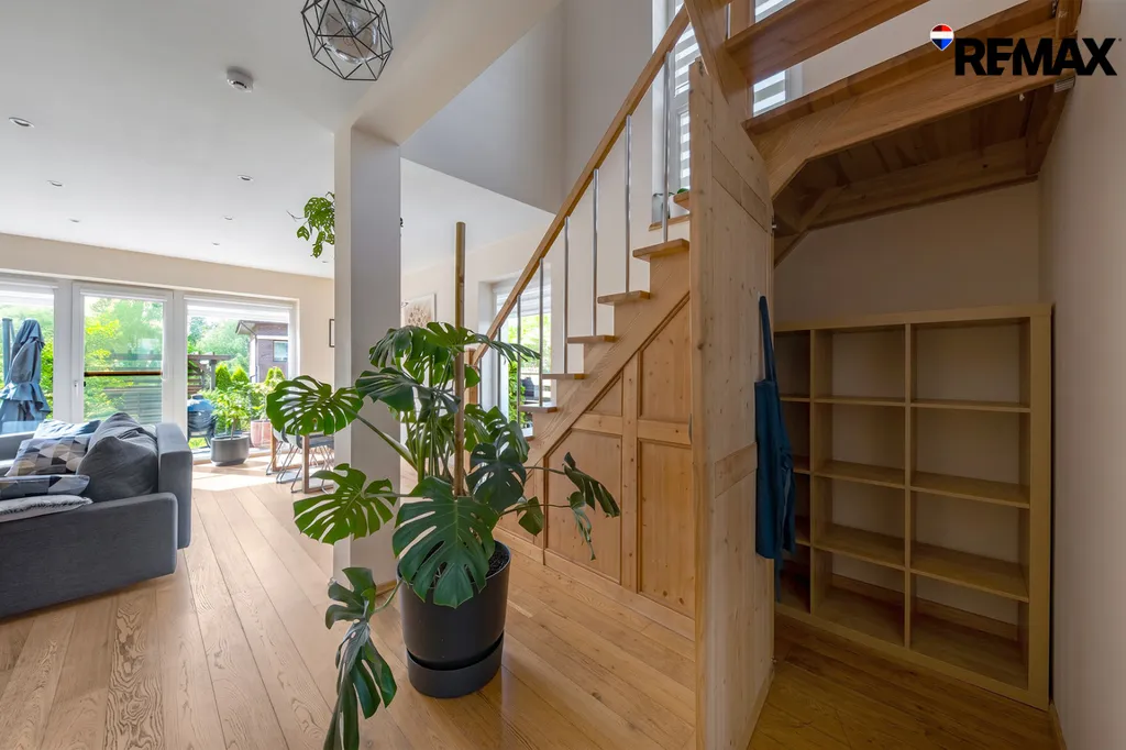 Elutuba - Spacious 3-Bedroom Cottage with Terrace in Tarandė