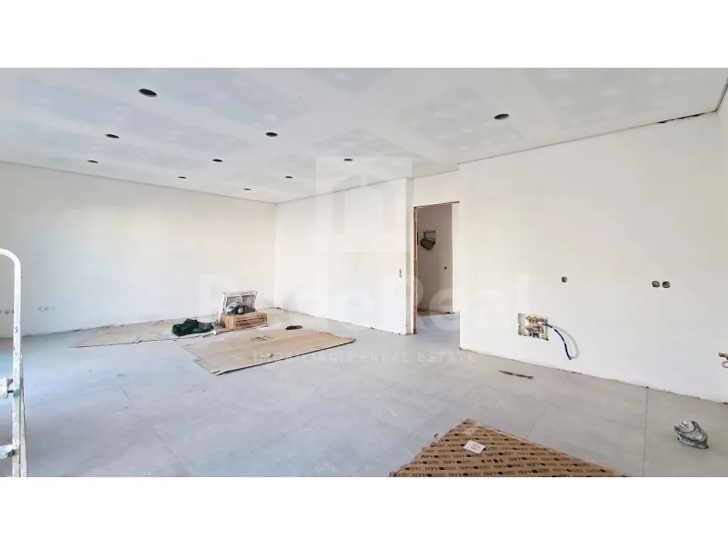 Toad - Luxury Semi-Detached House with Solar Panels in Algoz