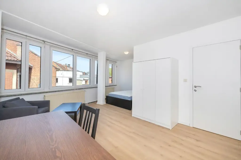 Maison 7 pièces à Waterloo