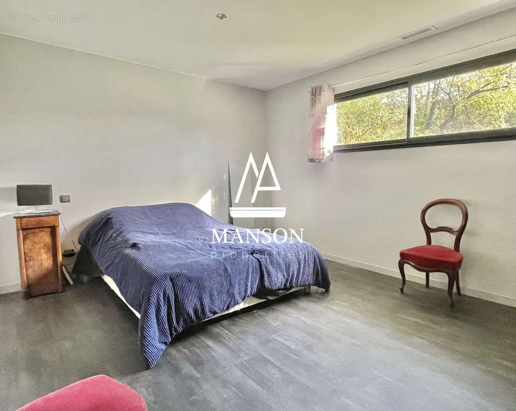 Chambres - Maison contemporaine avec piscine intérieure à Illats