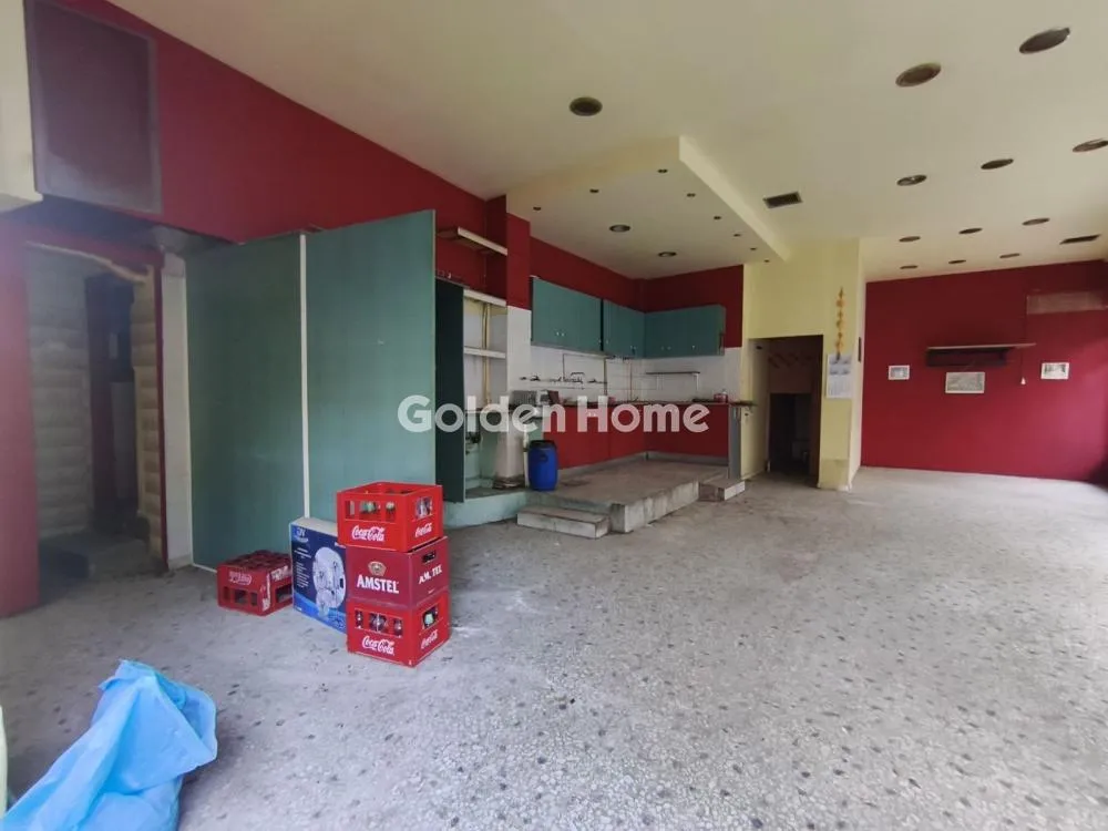 Garage - Corner Shop with High Visibility in Piraeus