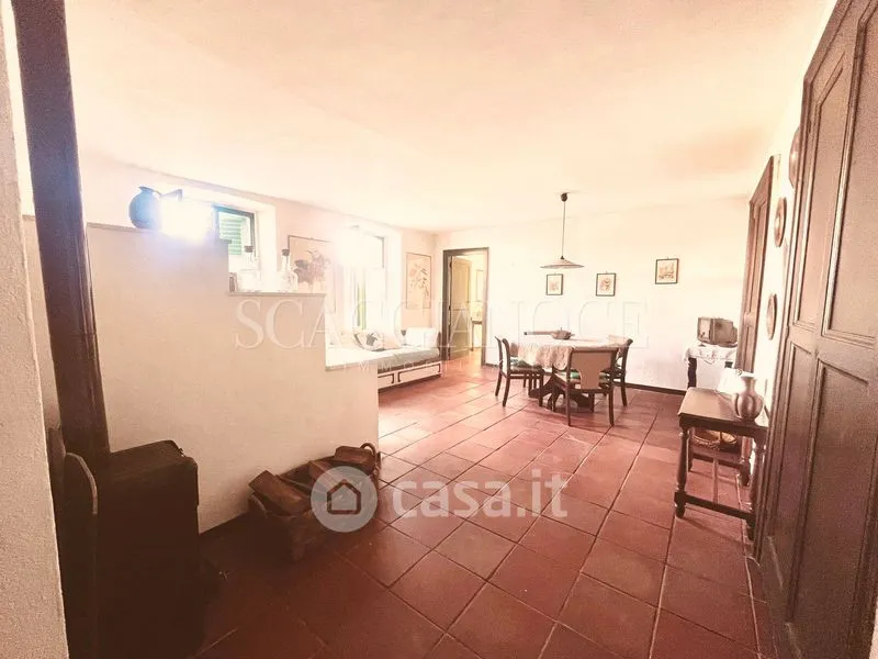 Salle à manger - Twin-Storey Apartment with Lake View in Netro
