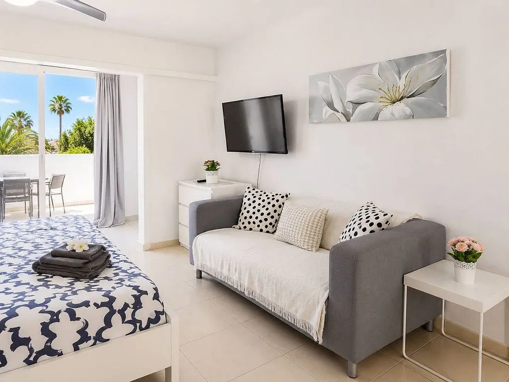 Bedrooms - Studio with Terrace and Pool in Playa de las Américas