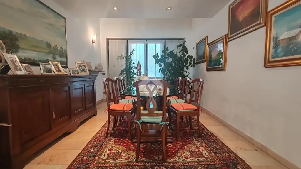 Söögituba - Signorile Villa with Garden in Opera
