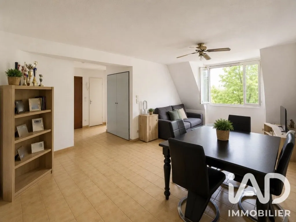 Sala da pranzo - Duplex Apartment with East View in Tarbes