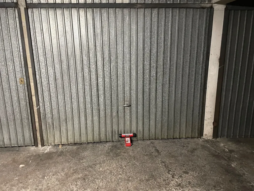 Garage - Parking Spaces in Paris 18th Arrondissement