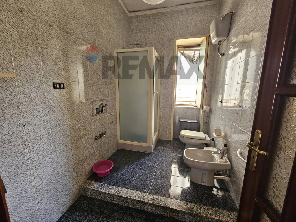 Vannitoad - Three-Bedroom Apartment with Balcony in Afragola